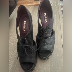 Genuine Prada leather platform shoes. Size 39